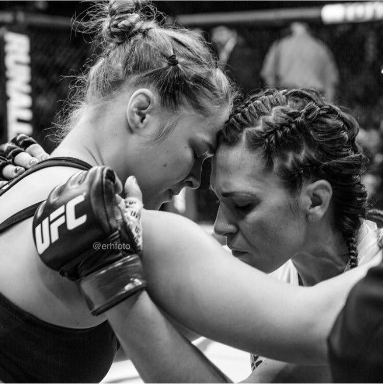 11010514_10153219379424382_4320397950037849569_n UFC 190 RondaRousey vs BetheCorreia